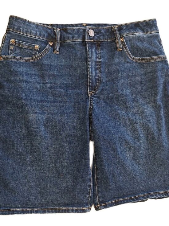Seven7 Pants - Seven7 Women's Size 8 blue jean shorts 28x4